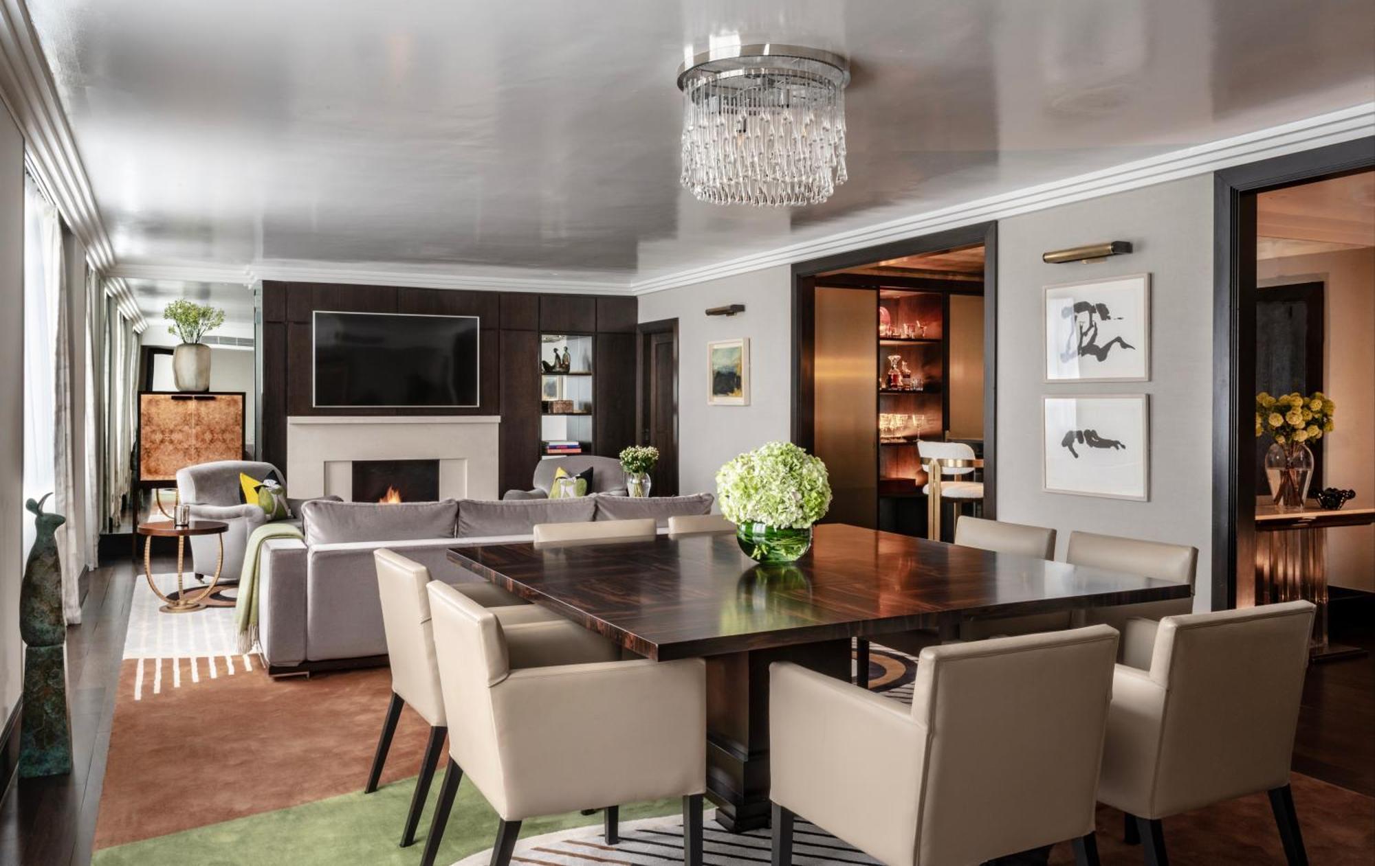 فندق ذه ويستبيري دبلن المظهر الخارجي الصورة The interior of a suite at the Four Seasons Hotel