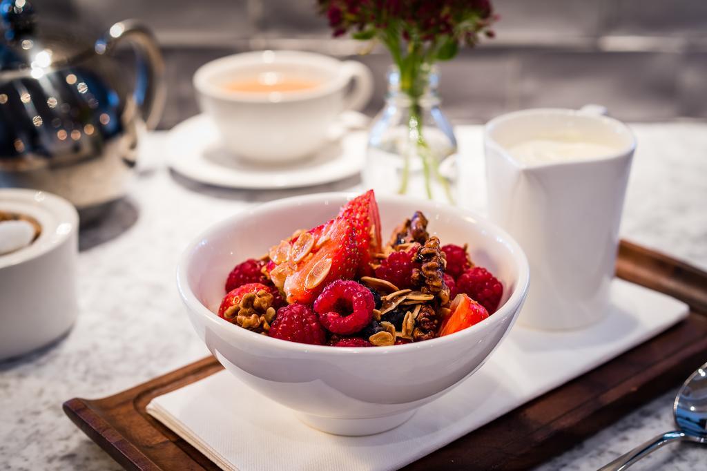 فندق ذه ويستبيري دبلن المظهر الخارجي الصورة Muesli with fruit
